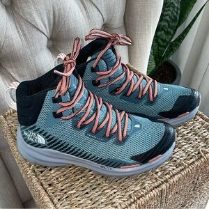 NWOT The North Face Vectiv Fastpack Mid Futurelight Hiking Boots